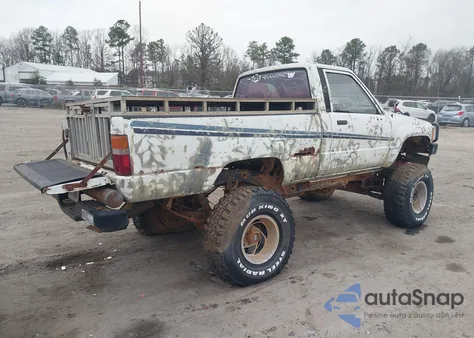 1987 Toyota Pickup Rn63 Std z USA, uszkodzony, nr VIN JT4RN63R7H0128494